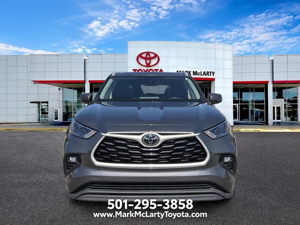 Used 2025 Gray Toyota XLE image 8