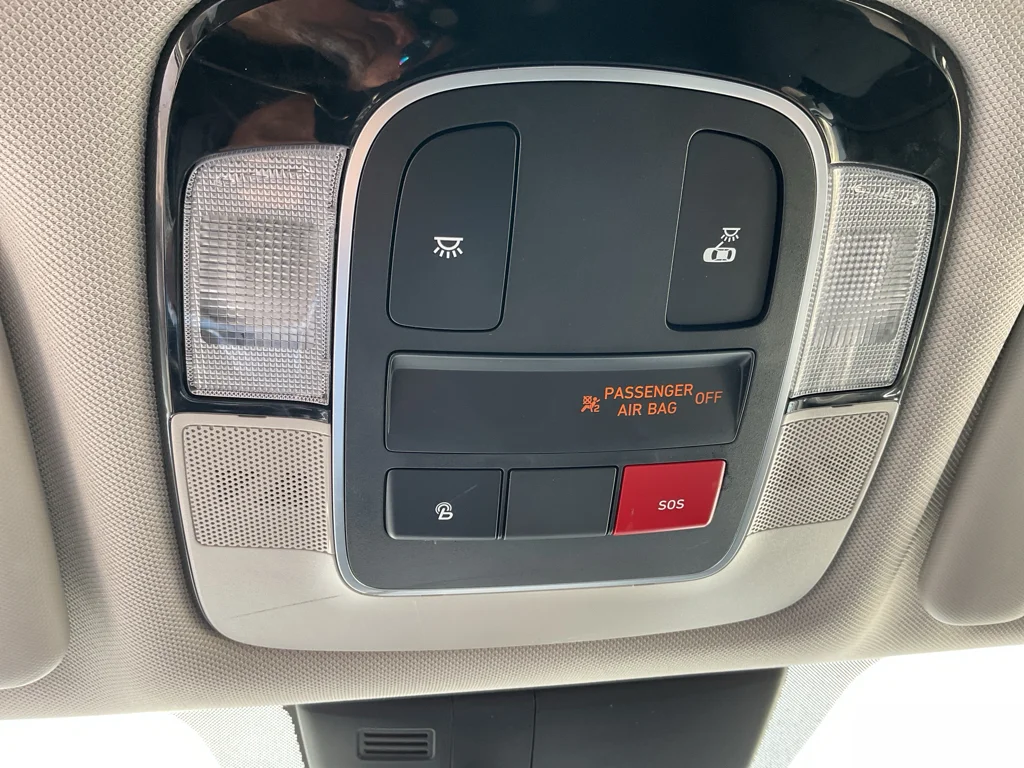 Used 2022 Quartz White Hyundai SEL image 22