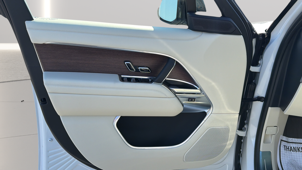 New 2026 Fuji White Land Rover SE image 20