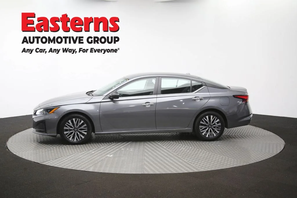 Used 2025 Gray Nissan 2.5 SV image 58