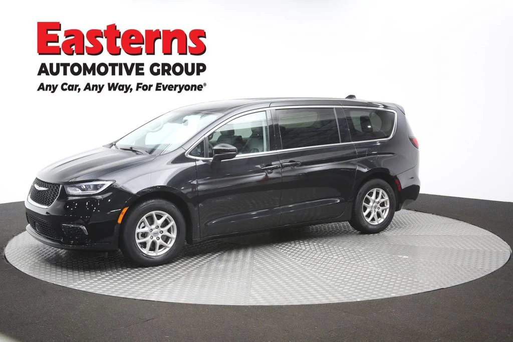 Used 2023 Black Chrysler Touring L image 59