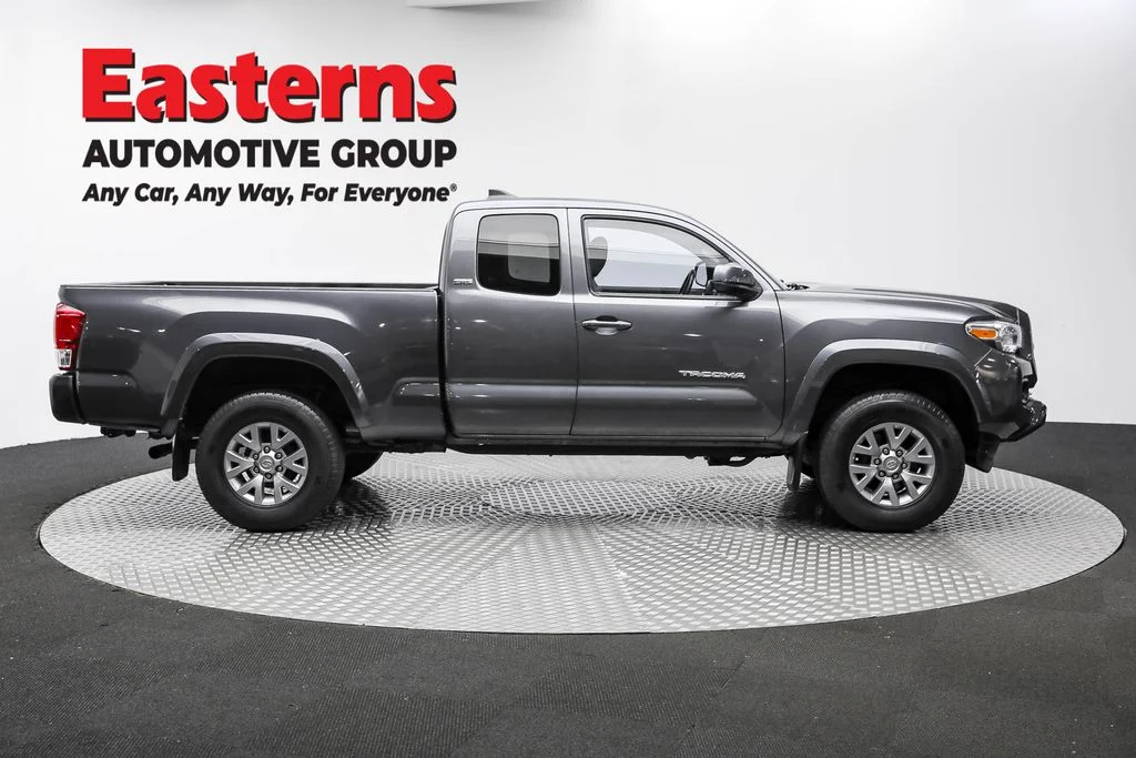 Used 2017 Gray Toyota SR5 image 4