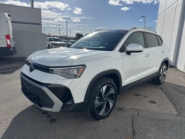 New 2026 Pure White Volkswagen 1.5T SE image 11