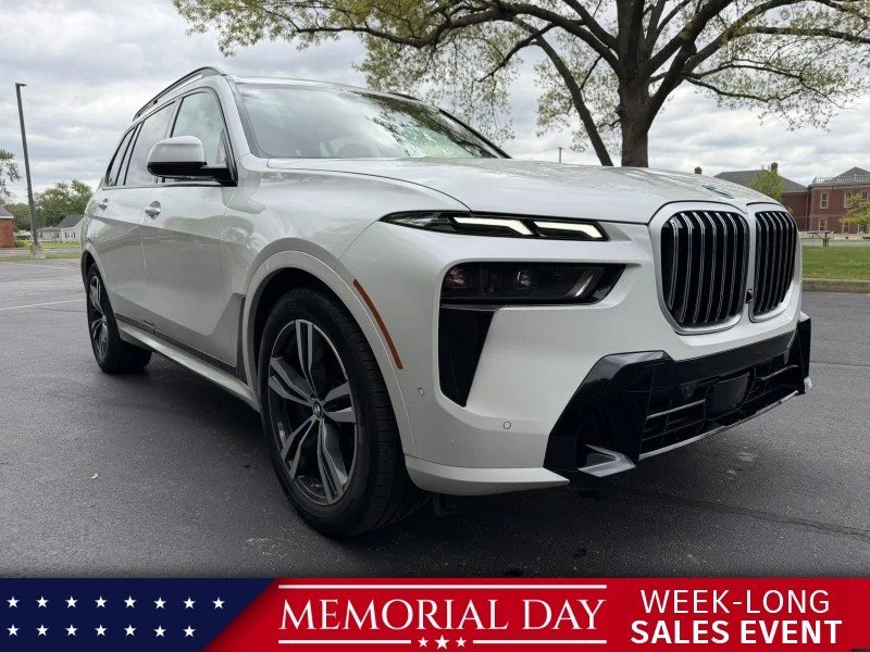 2023 BMW X7 xDrive40i's photo