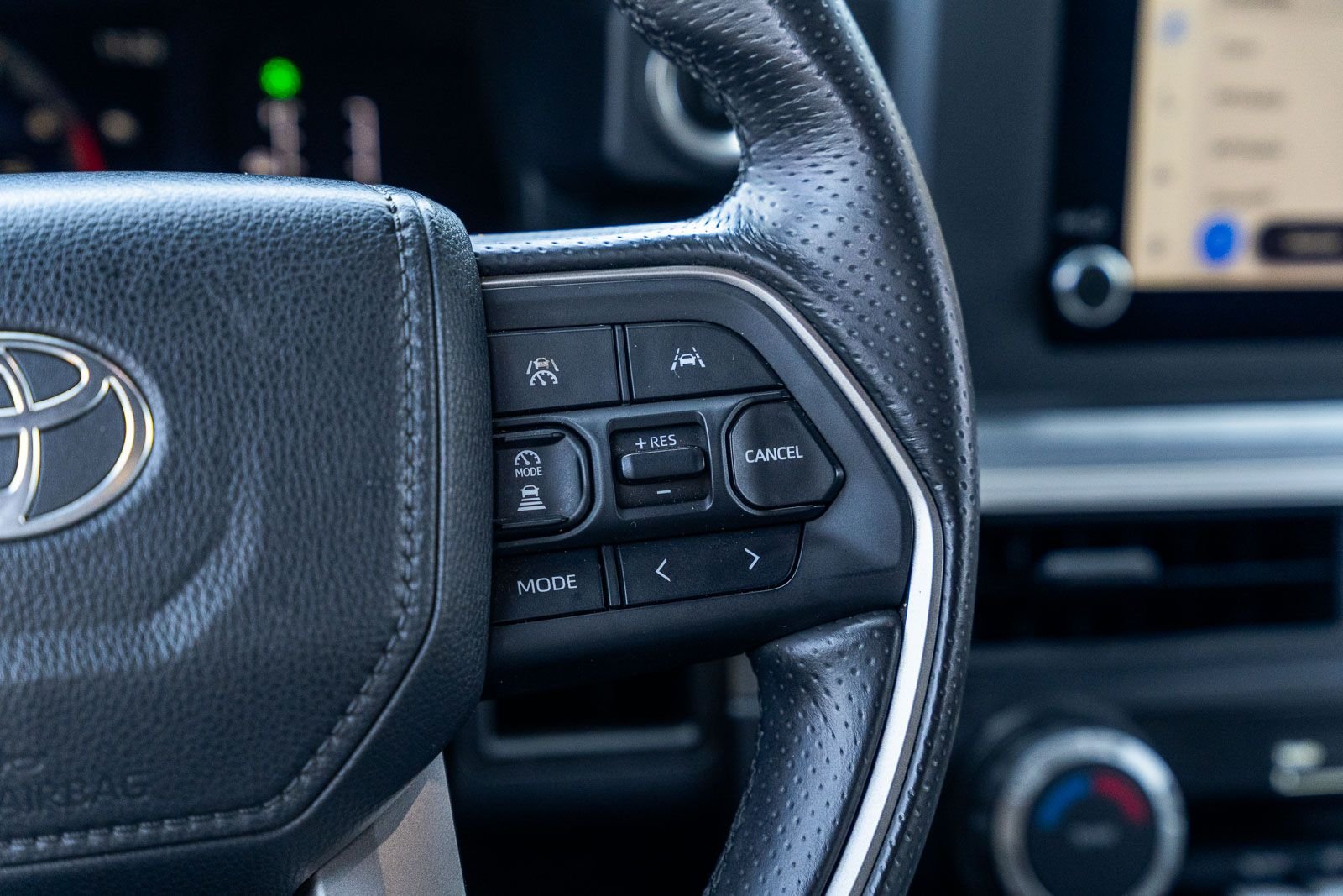Used 2025  Toyota SR5 image 30