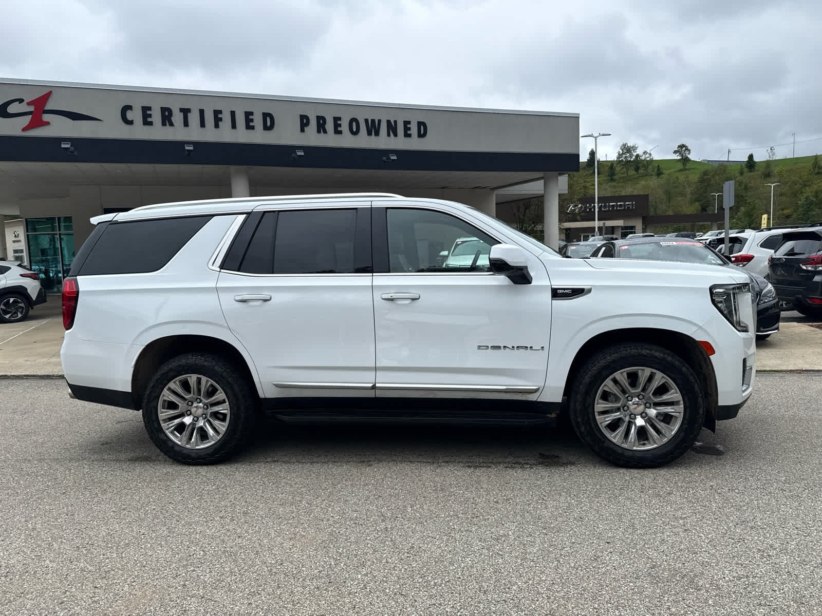 Used 2024 Summit White GMC Denali image 4