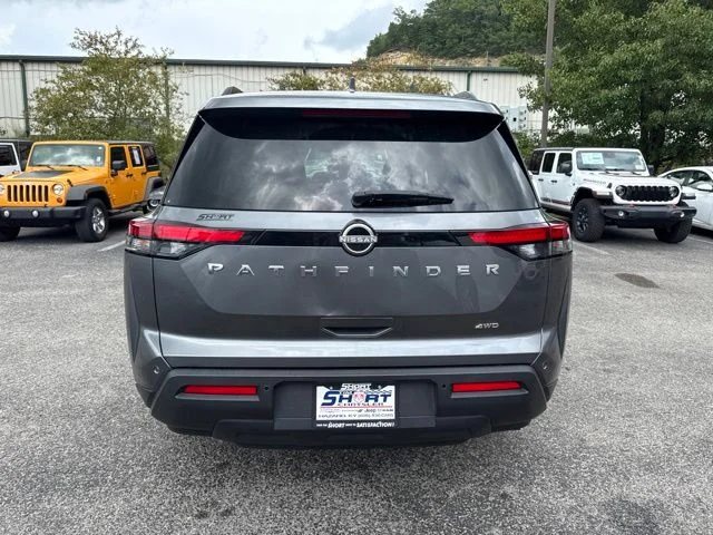 Used 2025 Gray Nissan SV image 4
