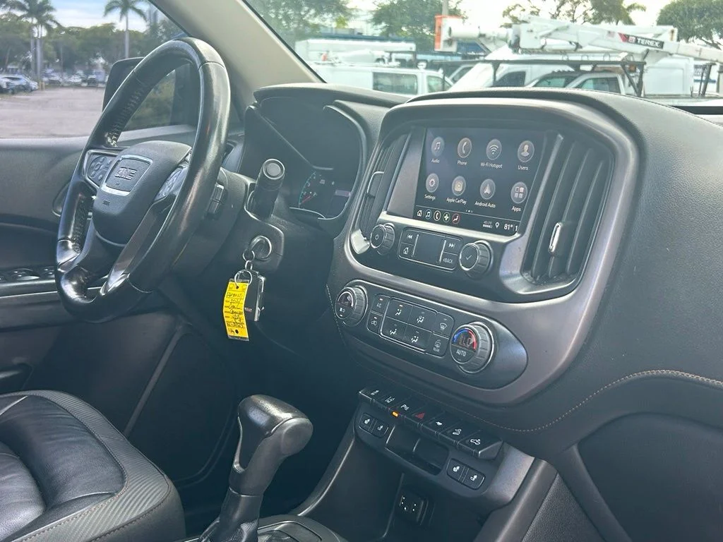Used 2021 Summit White GMC AT4 w/Leather image 28