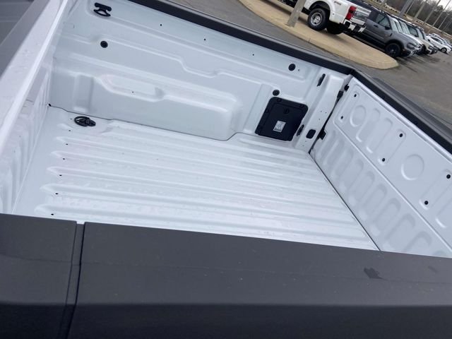 New 2026 Oxford White Ford XLT image 8