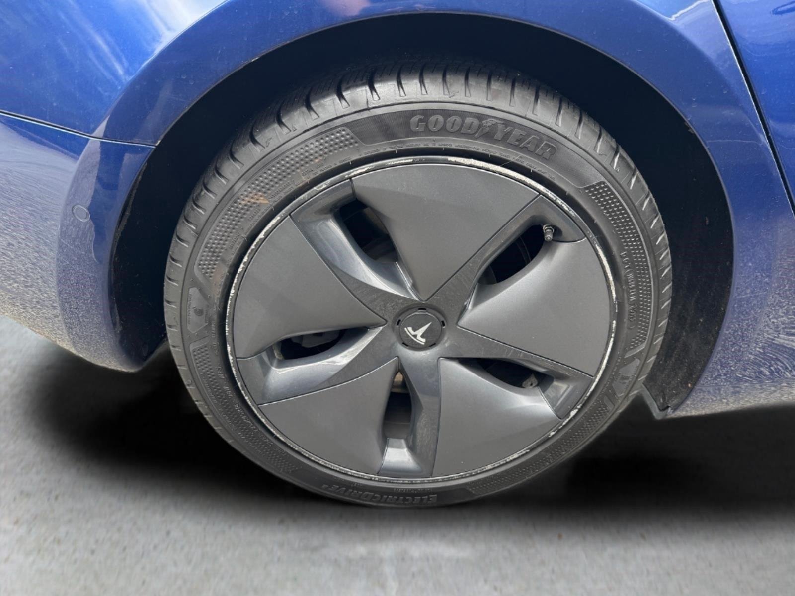 Used 2020 Deep Blue Metallic Tesla Long Range image 10