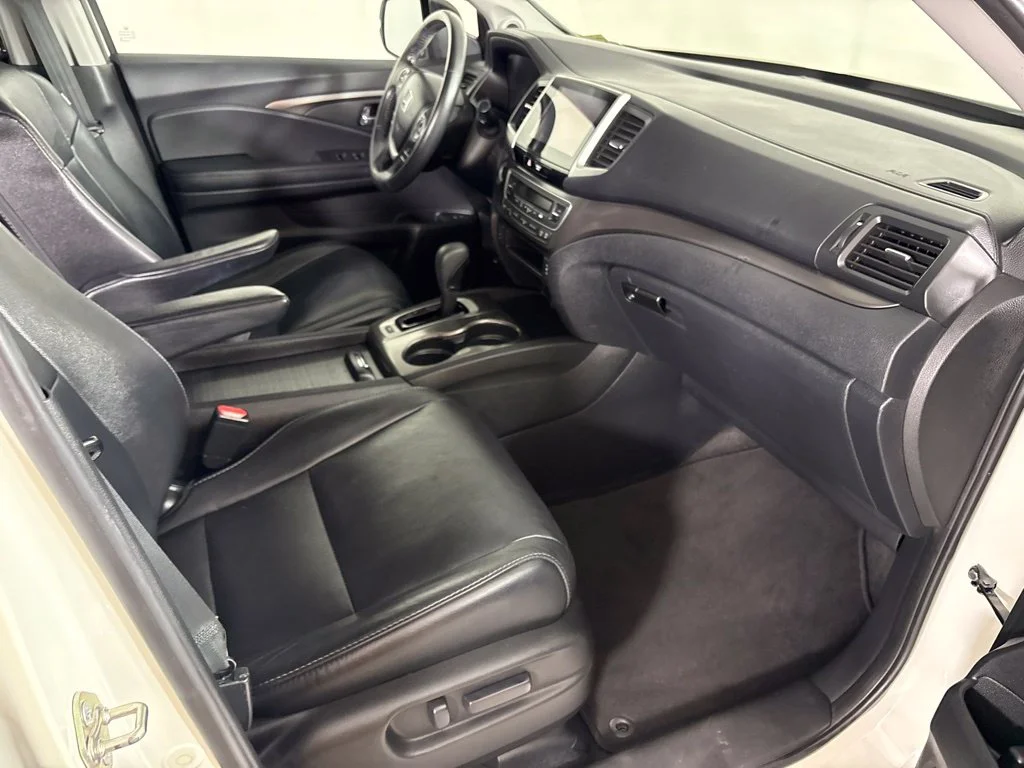 Used 2017  Honda EX-L image 16