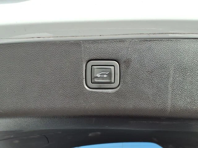 Used 2024 White Chevrolet LT image 19