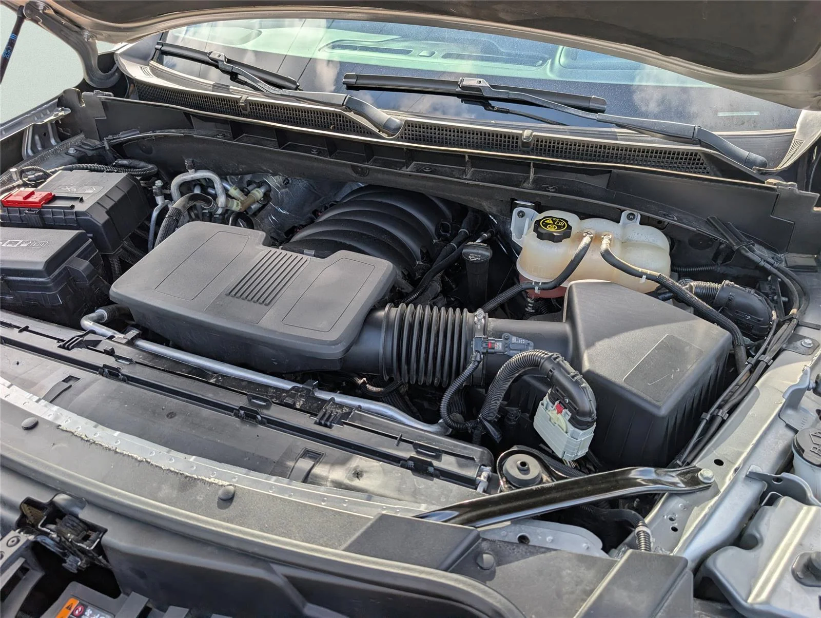 Used 2023 Sterling Metallic GMC AT4 image 37