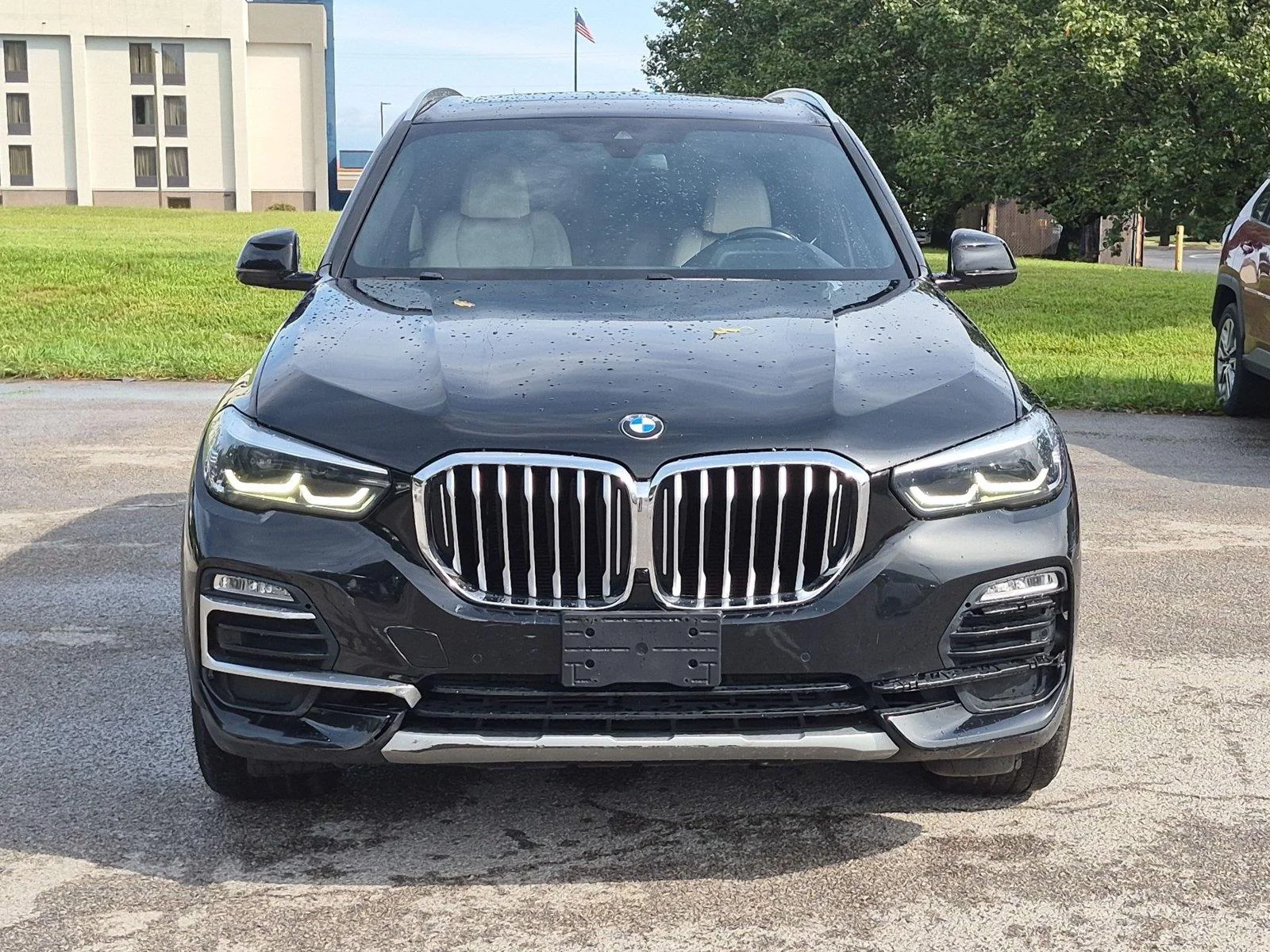 Used 2021 Black Sapphire Metallic BMW xDrive40i image 8