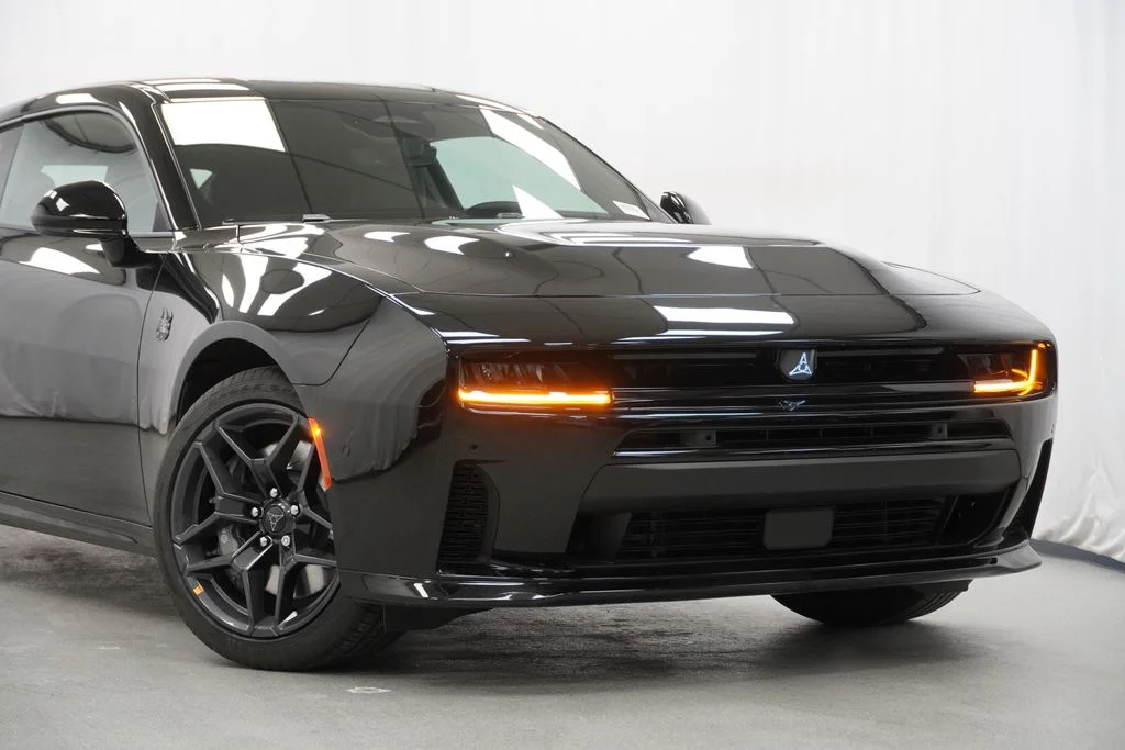 New 2026 Diamond Black Crystal Pearlcoat Dodge Scat Pack image 3