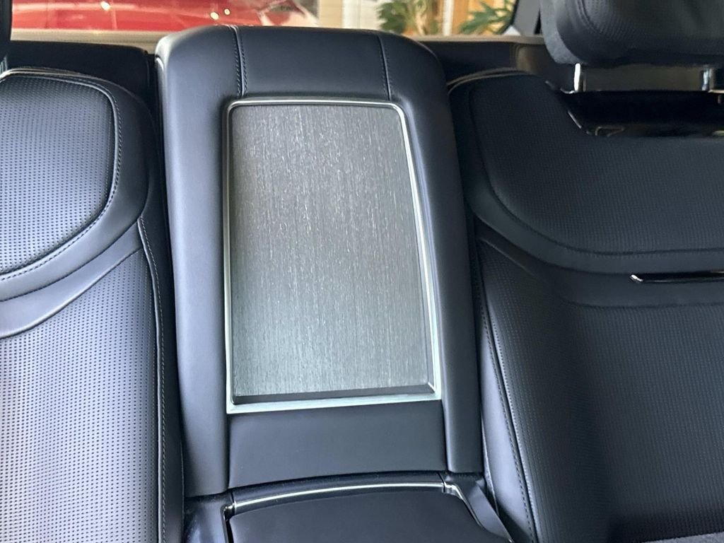 New 2026 Ethereal Frost Satin Land Rover SV Signature Suite image 17