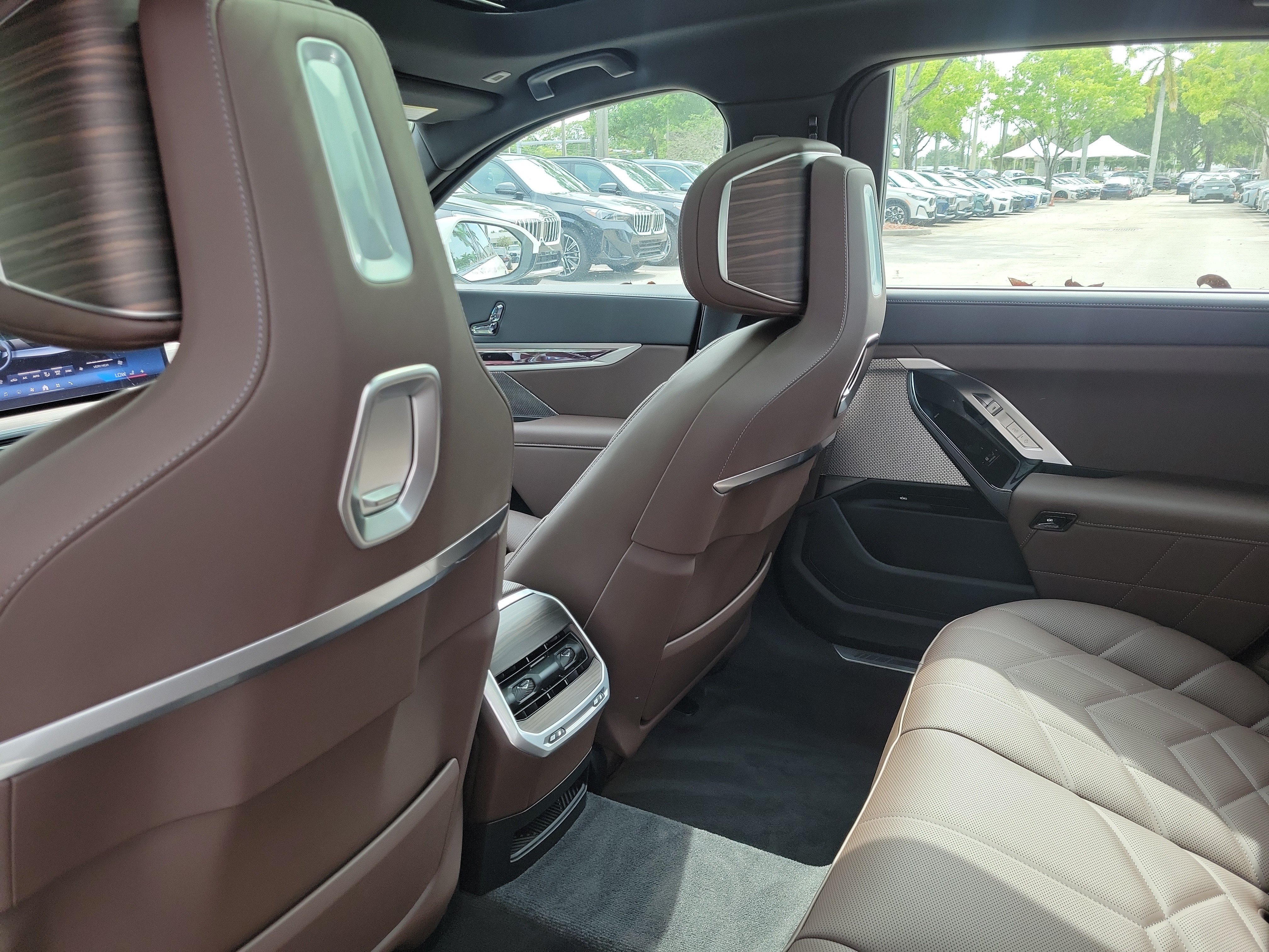 New 2026 Alpine White BMW 740i image 9
