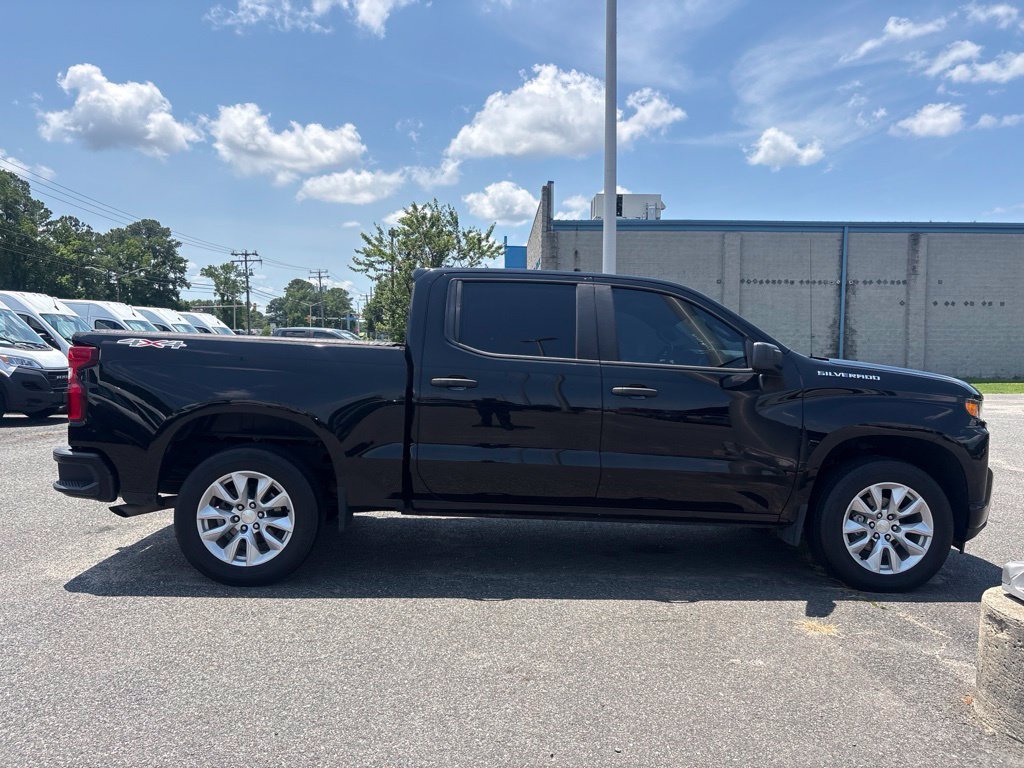 Used 2022 Black Chevrolet Custom image 12