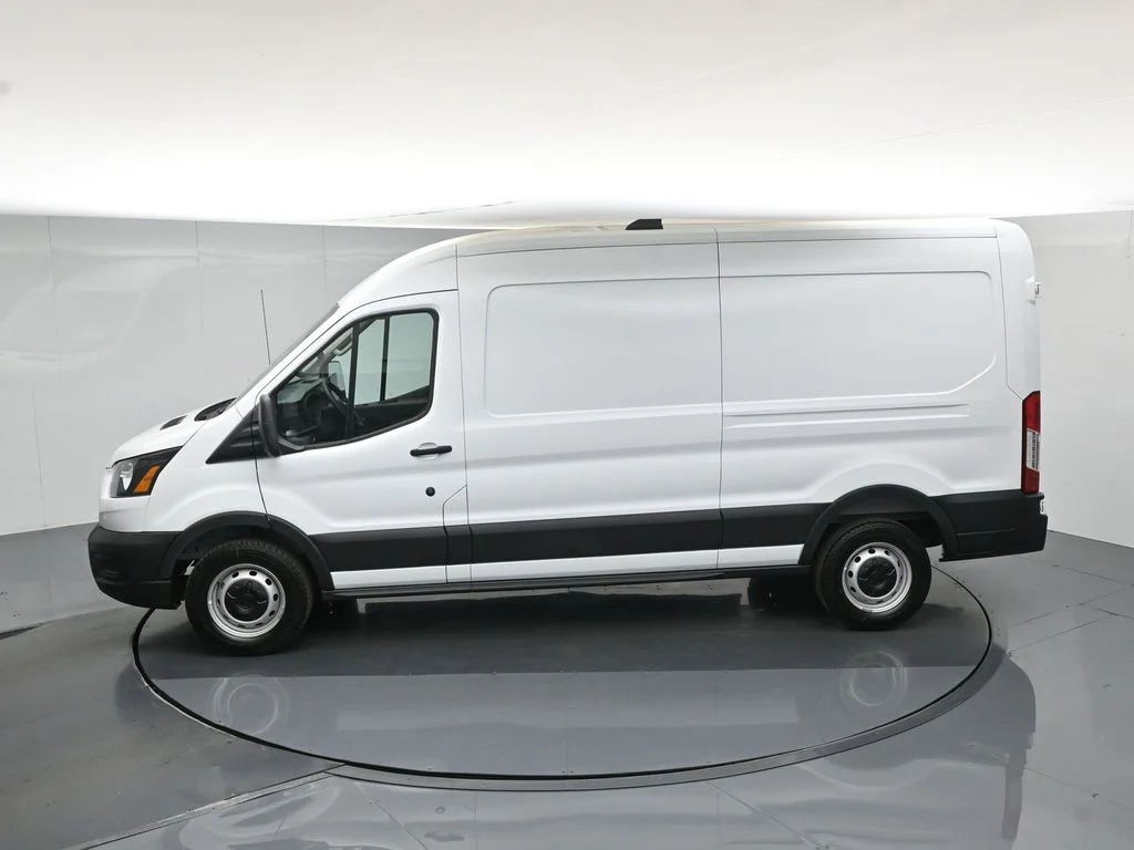 New 2026 Oxford White Ford Base image 35