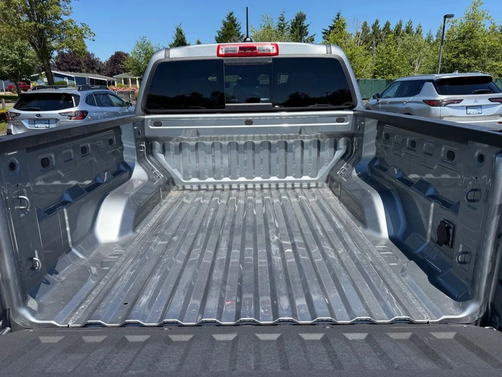 Used 2024 Sterling Metallic GMC AT4 image 11