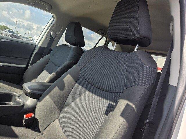 Used 2025 Ice Cap Toyota LE image 13