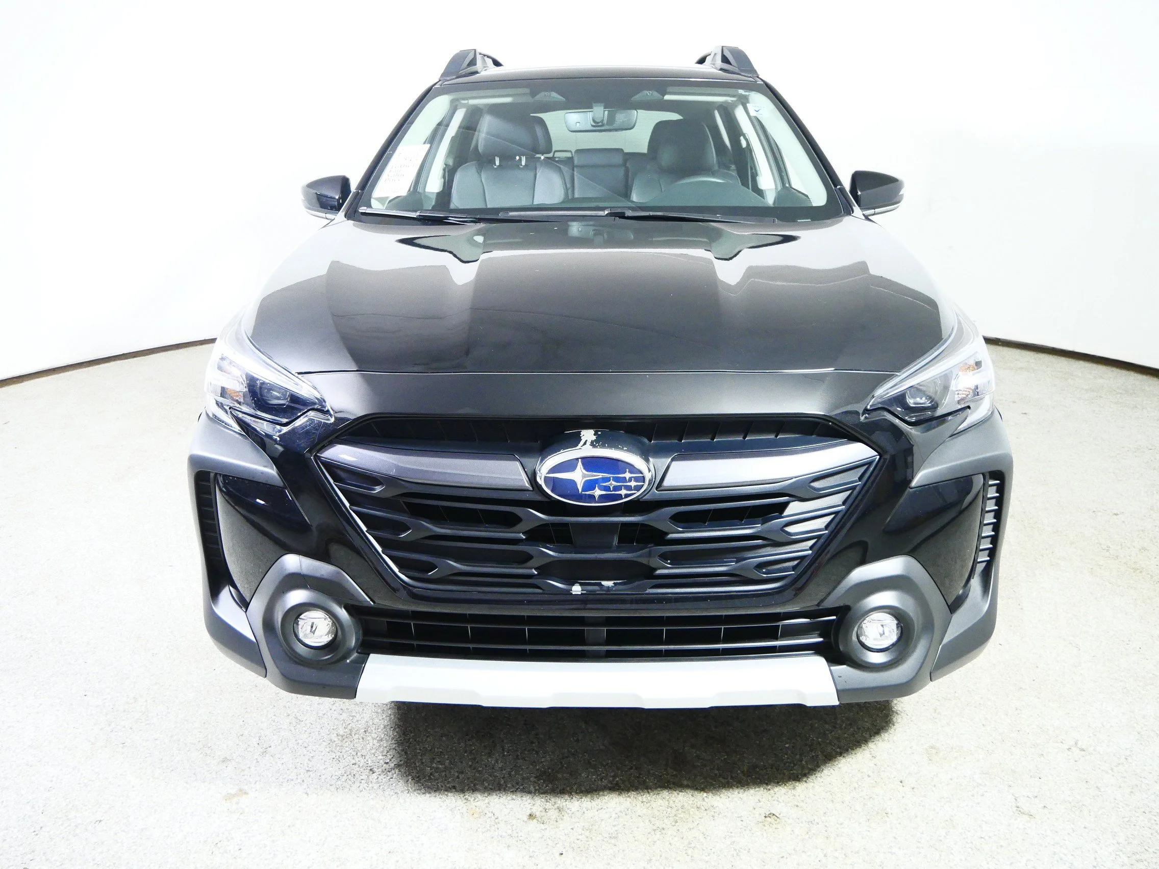 Used 2025 Crystal Black Silica Subaru Limited image 2