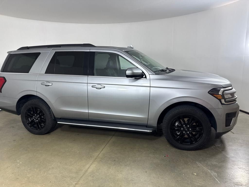 Used 2022 Silver Ford XLT image 2
