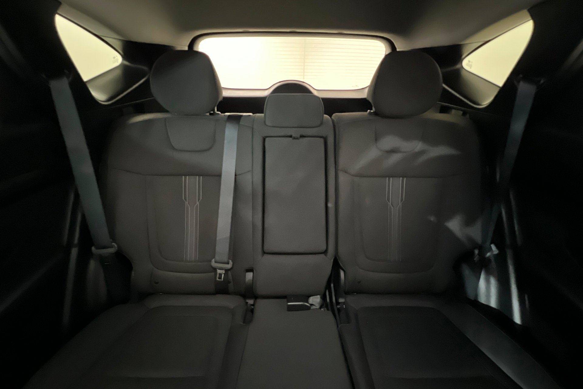 Used 2025 Shimmering Silver Hyundai SEL image 27
