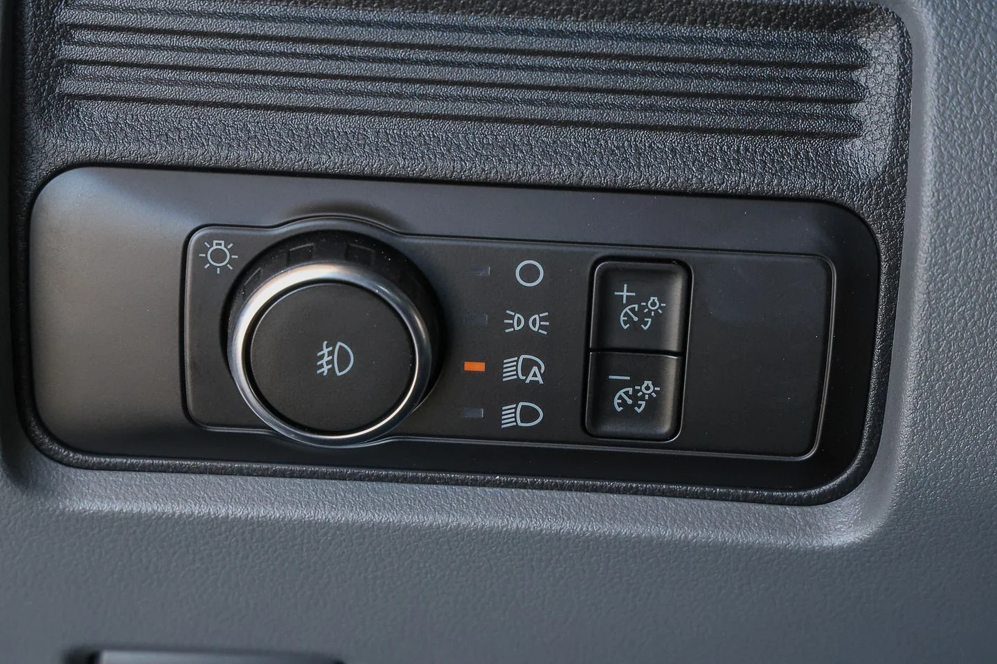 New 2026 Oxford White Ford F-550® XL image 27