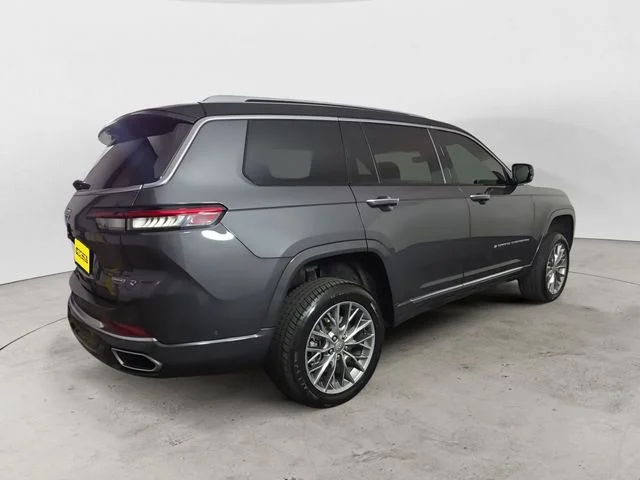 Used 2022 Gray Jeep Summit image 5