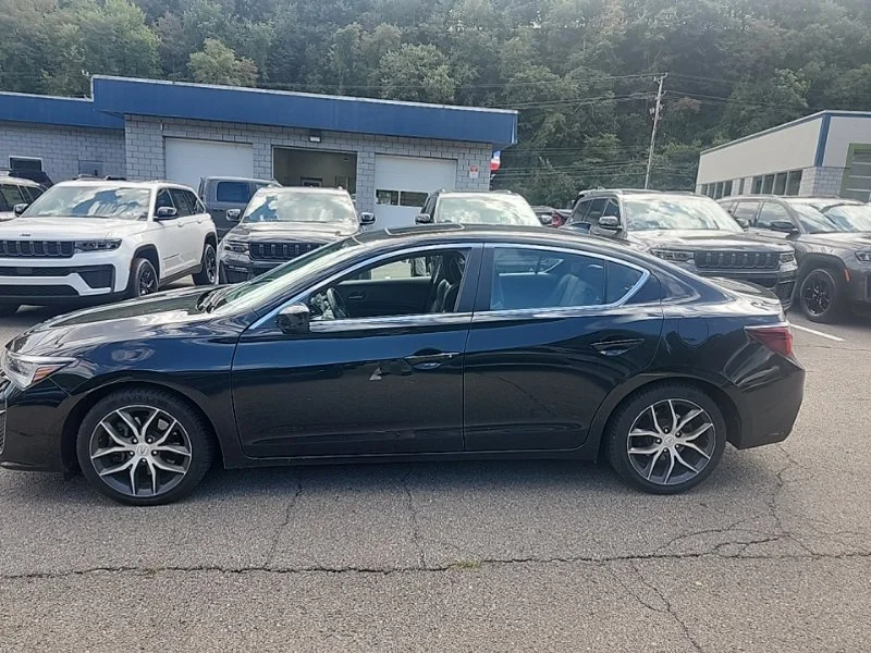 Used 2022  Acura Premium Package image 4