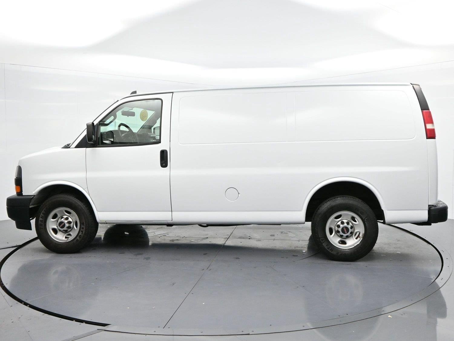 Used 2018 Summit White GMC 2500 image 5