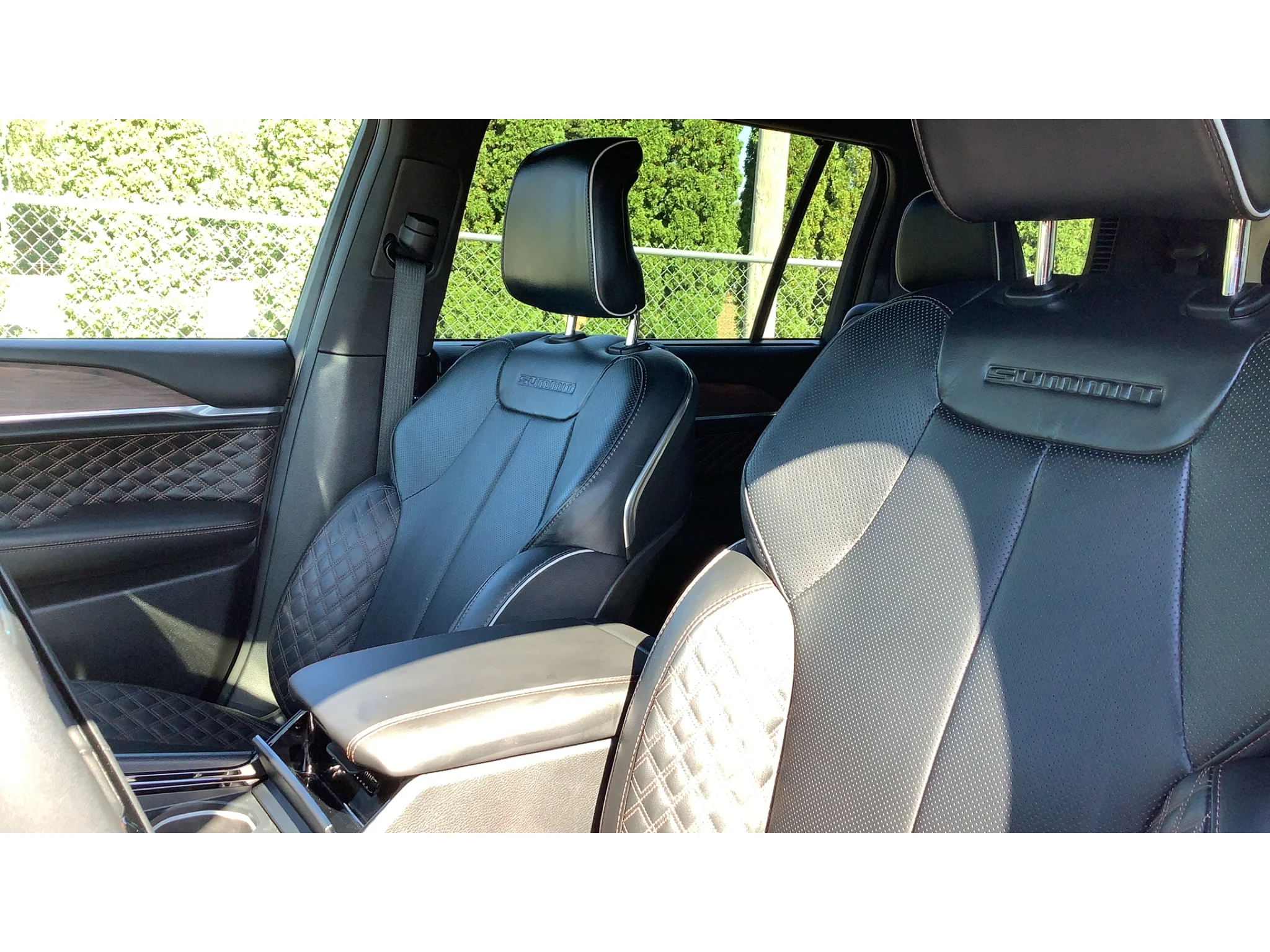 Used 2025 Metallic Jeep Summit image 11