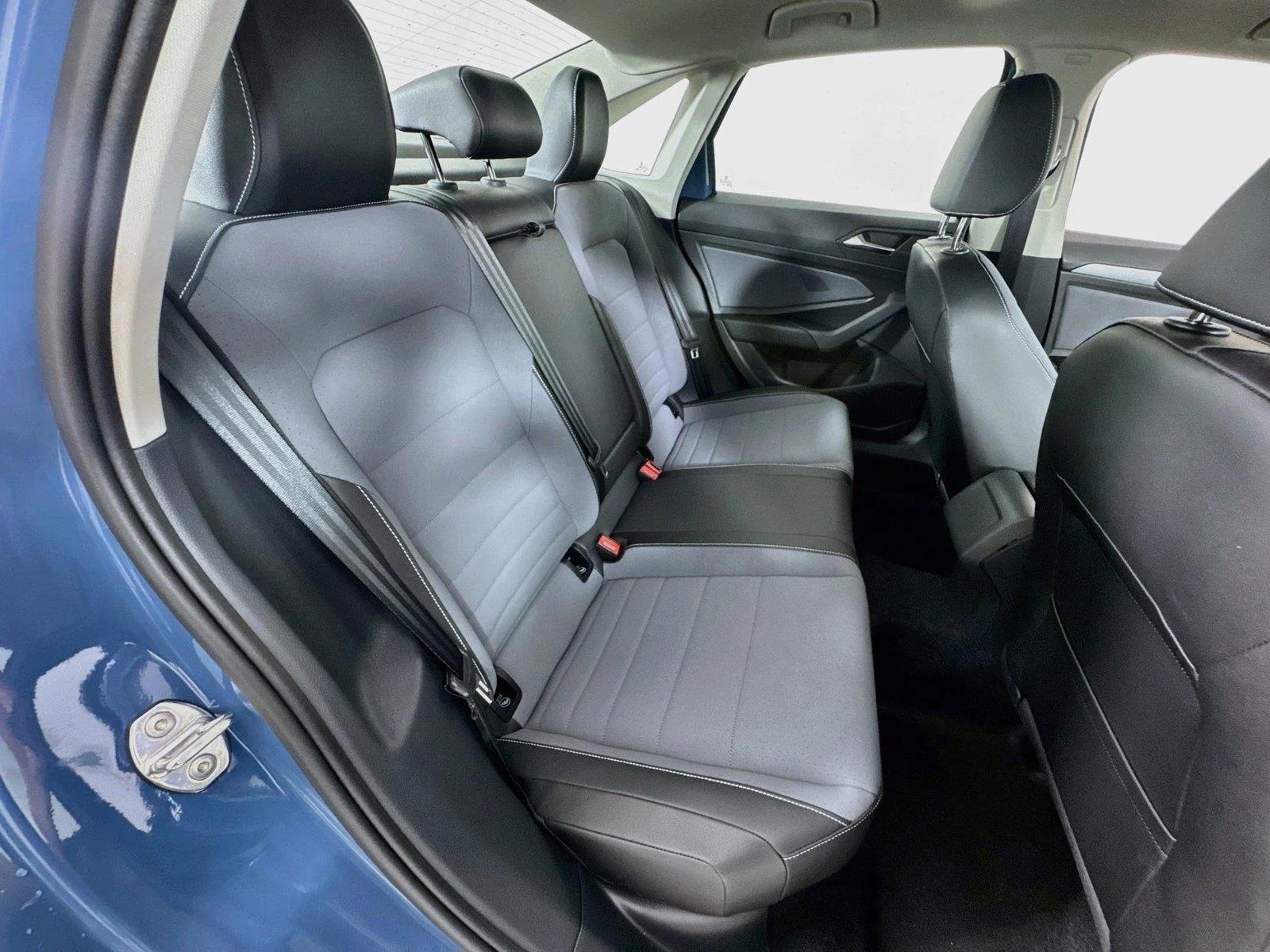 New 2027 Monterey Blue Pearl Volkswagen SE image 26