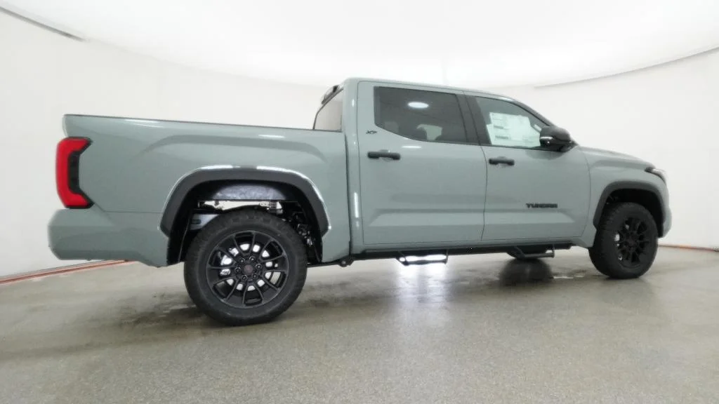 New 2026 Lunar Rock Toyota SR5 image 15