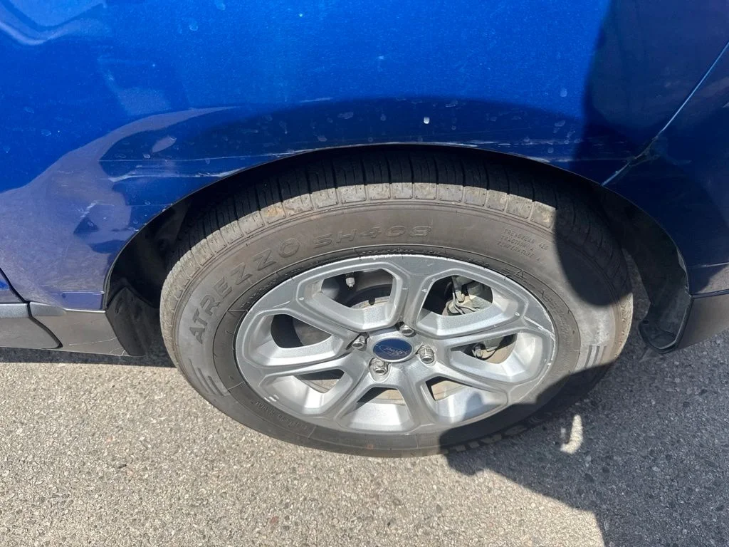 Used 2020 Blue Ford SE image 3
