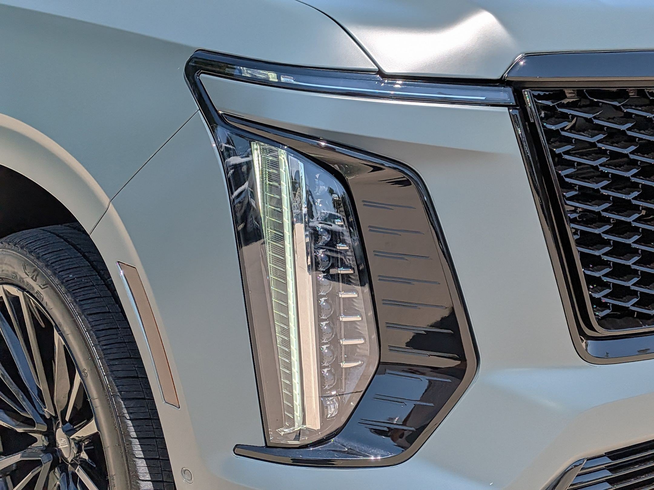 Used 2025 Aegean Stone Cadillac Sport image 10