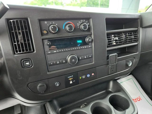 Used 2023 White GMC Work Van image 21
