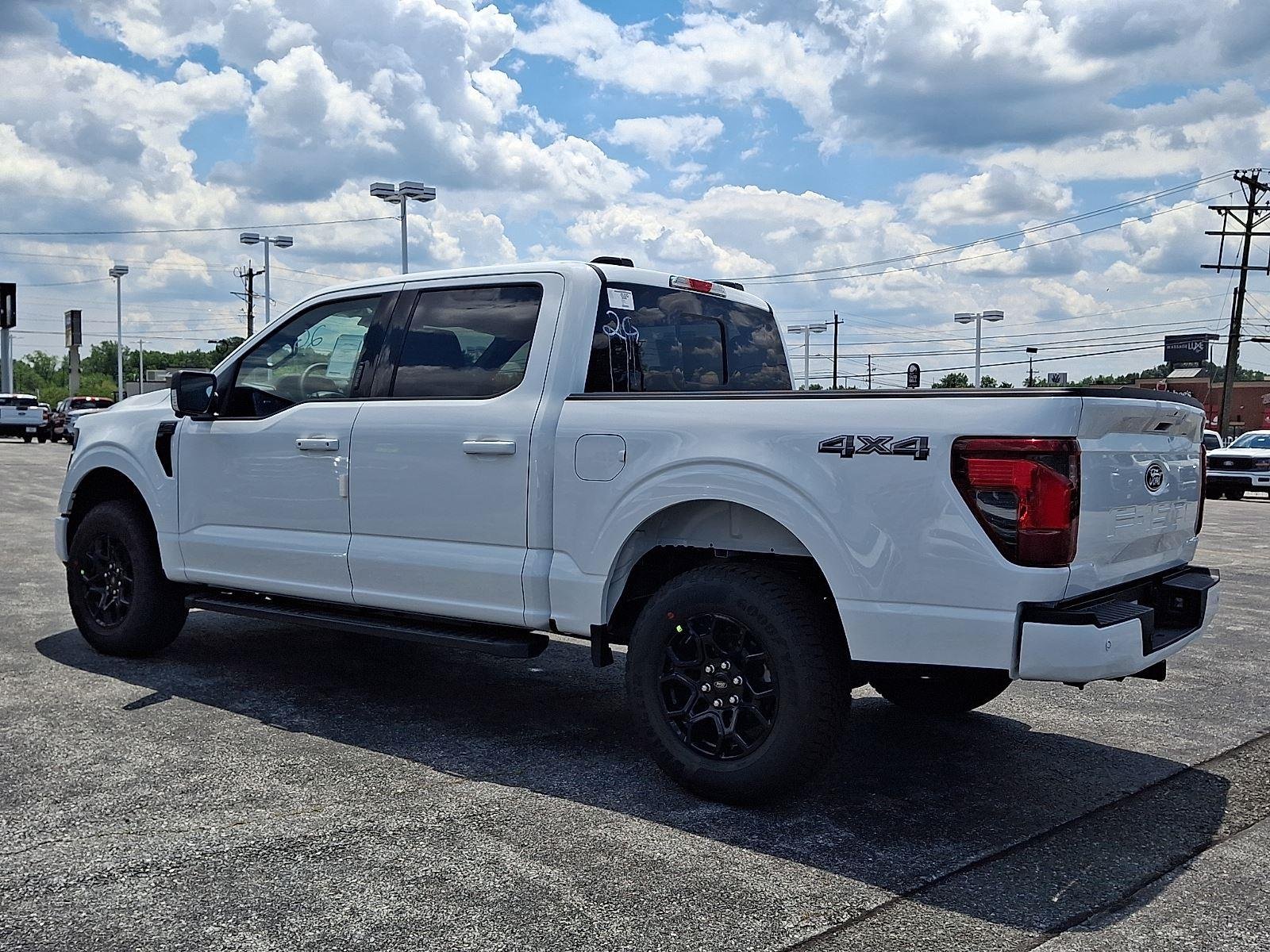 New 2026 Oxford White Ford XLT image 3