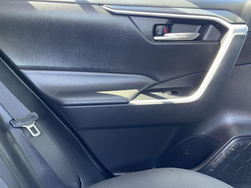 Used 2023  Toyota XLE image 17