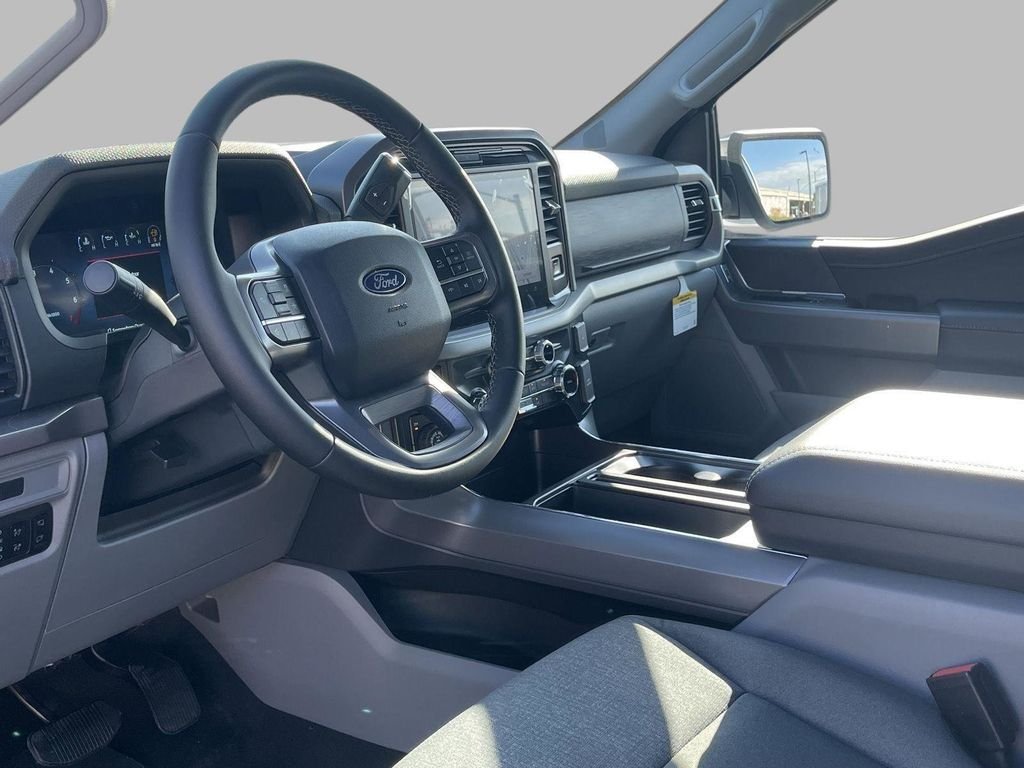 2025 Ford F-150 XLT - Photo 24