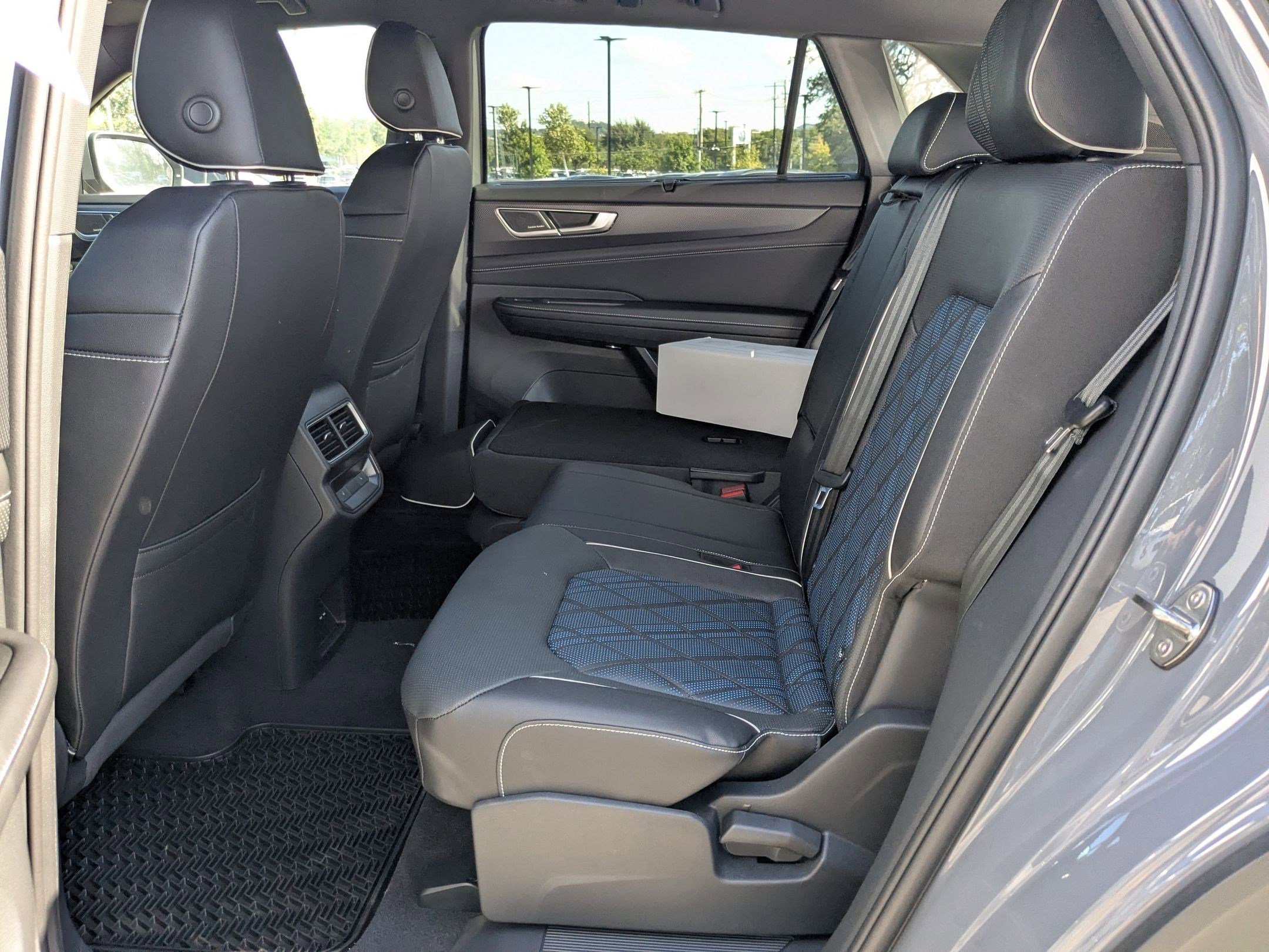 2026 Volkswagen Atlas Cross Sport SEL Premium R-LINE - Photo 17