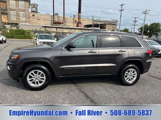 Used 2019 Gray Jeep Laredo E image 2