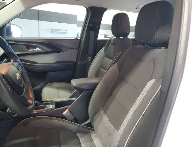 Used 2022 White Chevrolet LS image 13