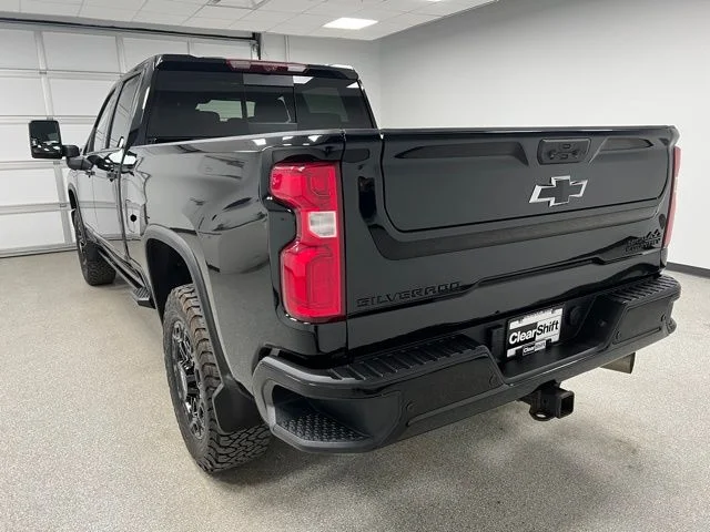 Used 2024 Black Chevrolet High Country image 8