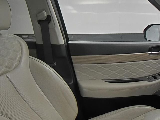 Used 2021 White Hyundai Calligraphy image 34