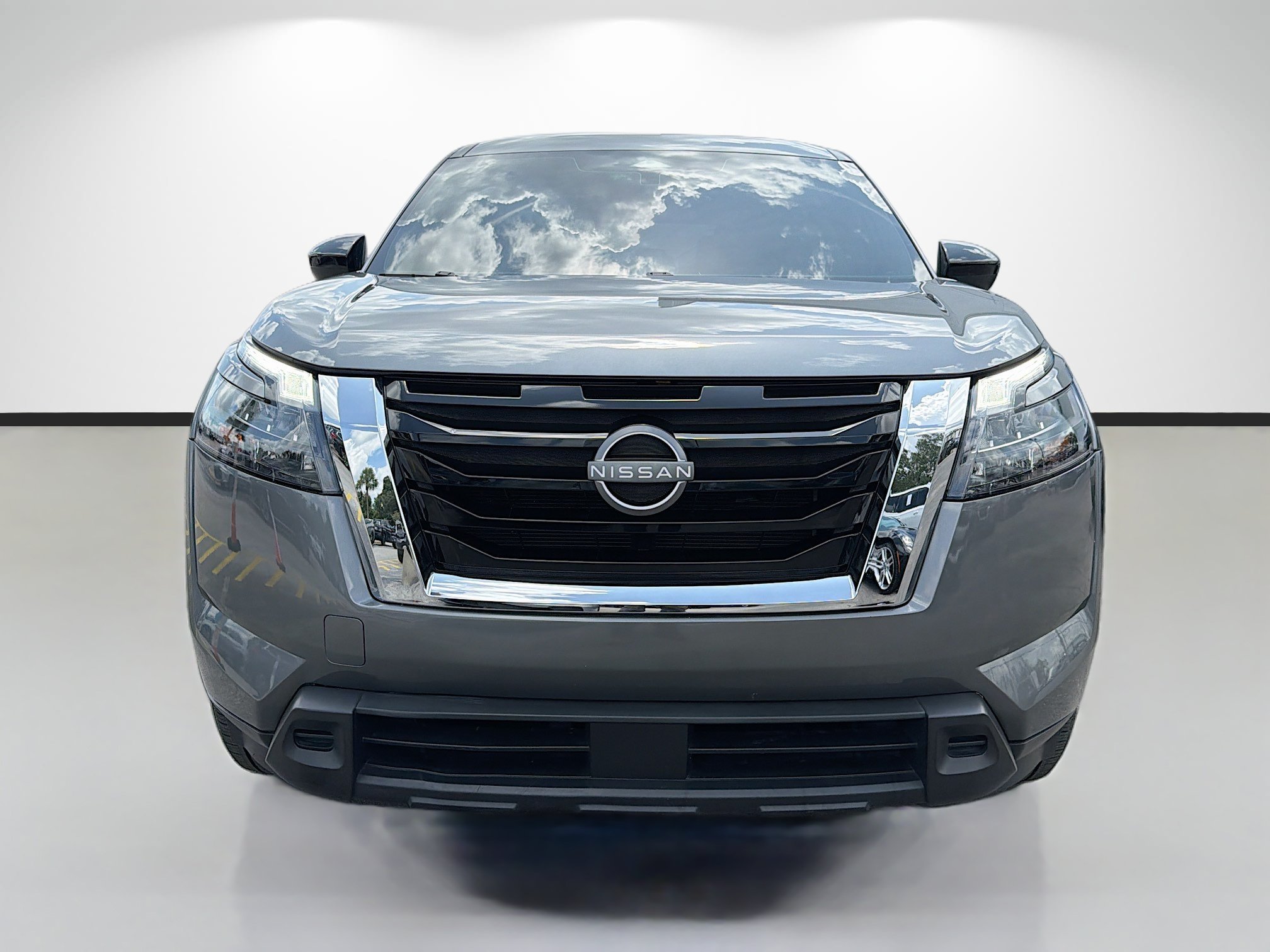 Used 2023 Gun Metallic Nissan S image 8