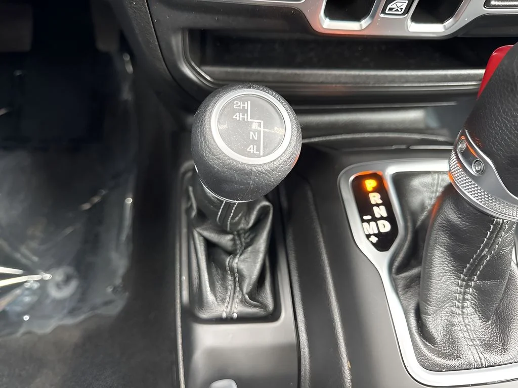 Used 2025 White Jeep Sport S image 16