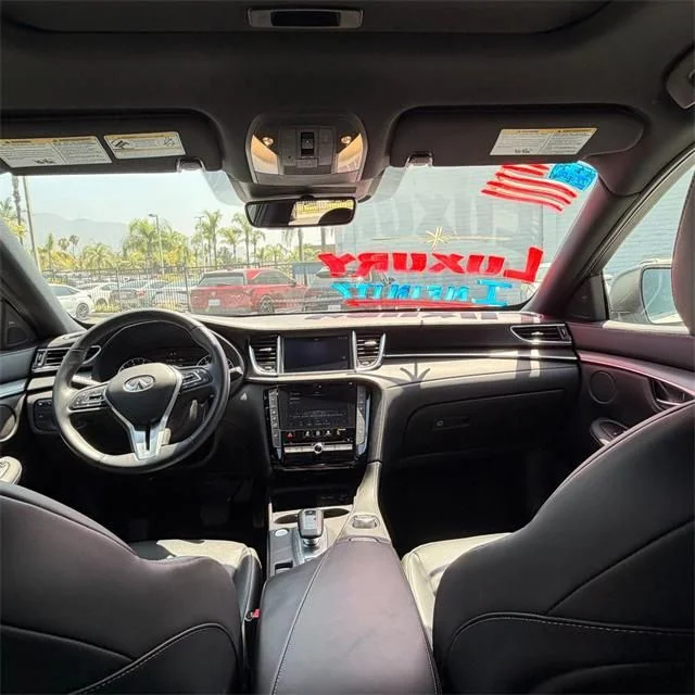 Used 2025 White INFINITI LUXE image 36