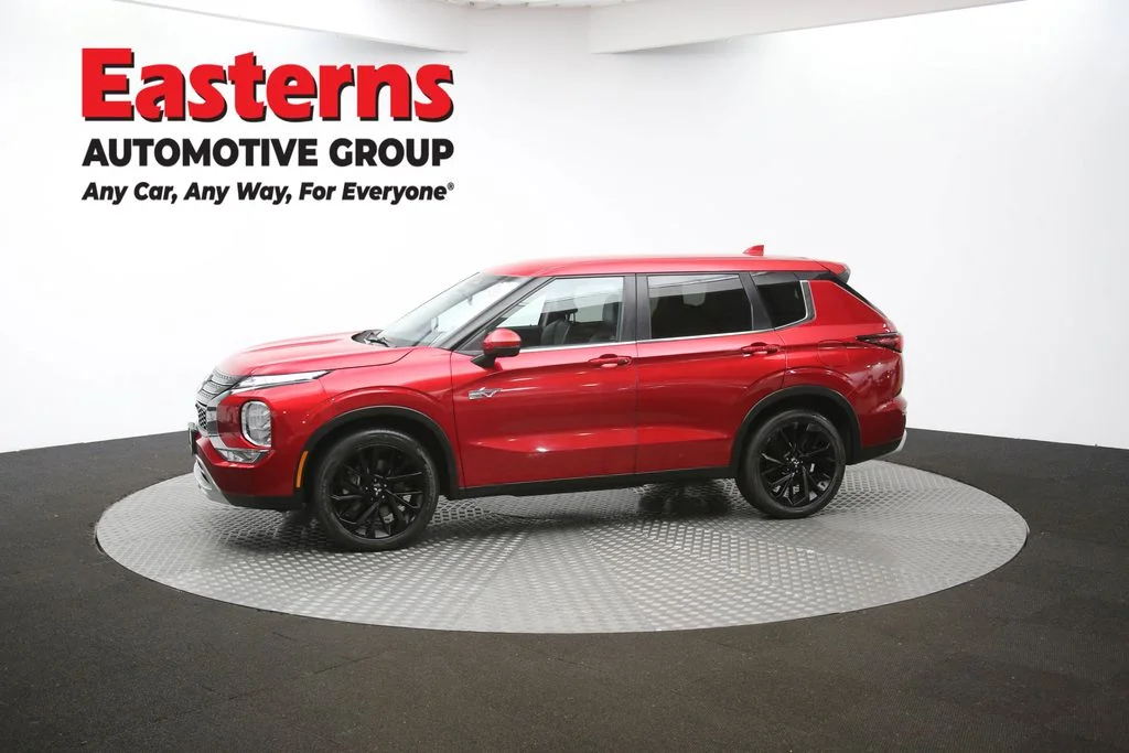 Used 2023 Red Mitsubishi SE image 57